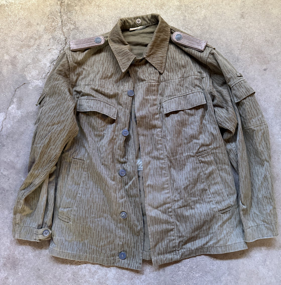 East German Strichtarn Field Shirt- Size K44- Leutnant Rank