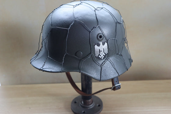 WW2 German M40 Single Decal Heer Helmet With Normandy Chicken Wire 57CM Liner.