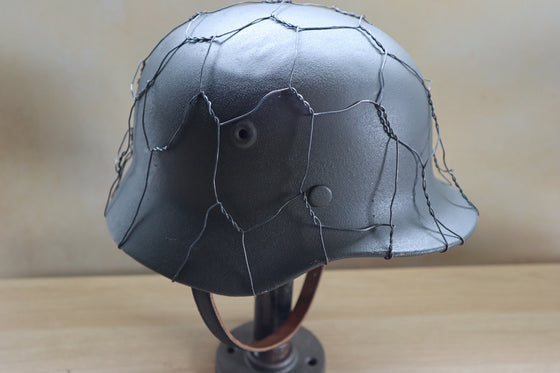 WW2 German M40 Single Decal Heer Helmet With Normandy Chicken Wire 57CM Liner.