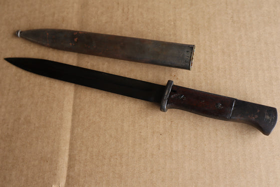 WW2 German S84/98 Kar98k Bayonet. Early Wood Grips.