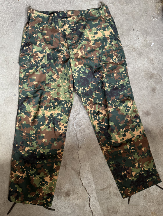Russian "Izlom" Camo Field Pants, Size 38" Waist.