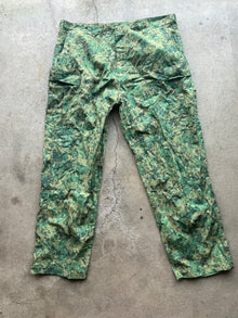  Singaporean M2009 Digital Camo Field Pants, size 44" Waist