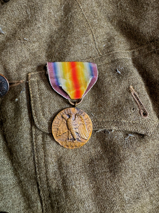 WW1 U.S. M1917 Service Coat with Local WW1 Victory Medal. 36" Chest