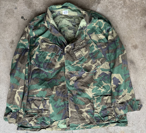 U.S. Vietnam ERDL Brown Dominant Jungle Fatigue Shirt, size XL-Regular.