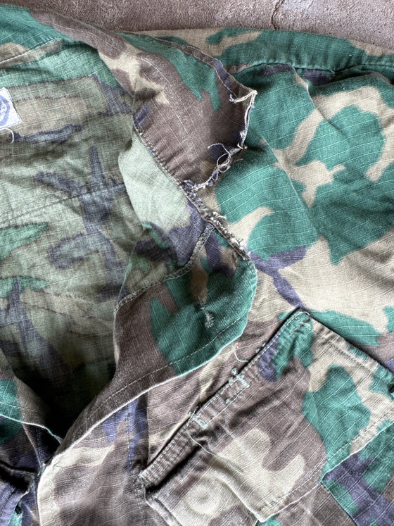 U.S. Vietnam ERDL Brown Dominant Jungle Fatigue Shirt, size XL-Regular.