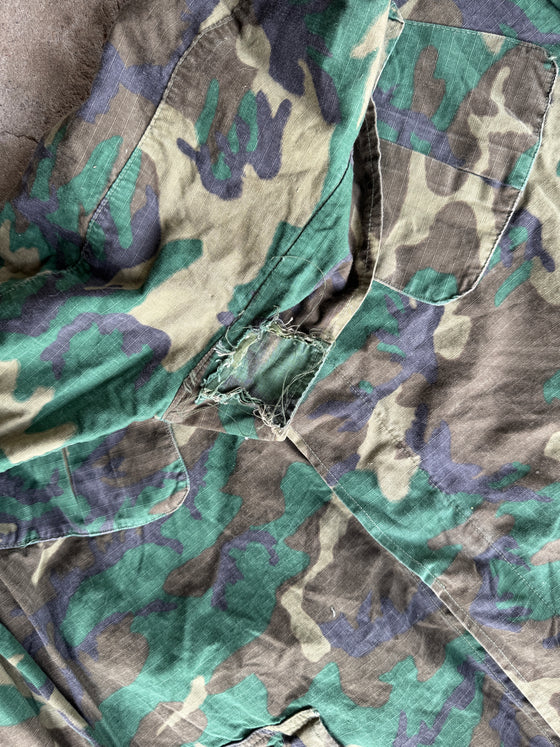 U.S. Vietnam ERDL Brown Dominant Jungle Fatigue Shirt, size XL-Regular.