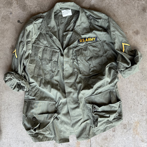Repro Vietnam U.S. 2nd Pattern Jungle Fatigue Shirt Size XL W/Patches