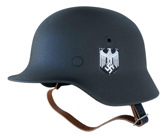 WW2 German M40 Single Decal Heer Helmet.
